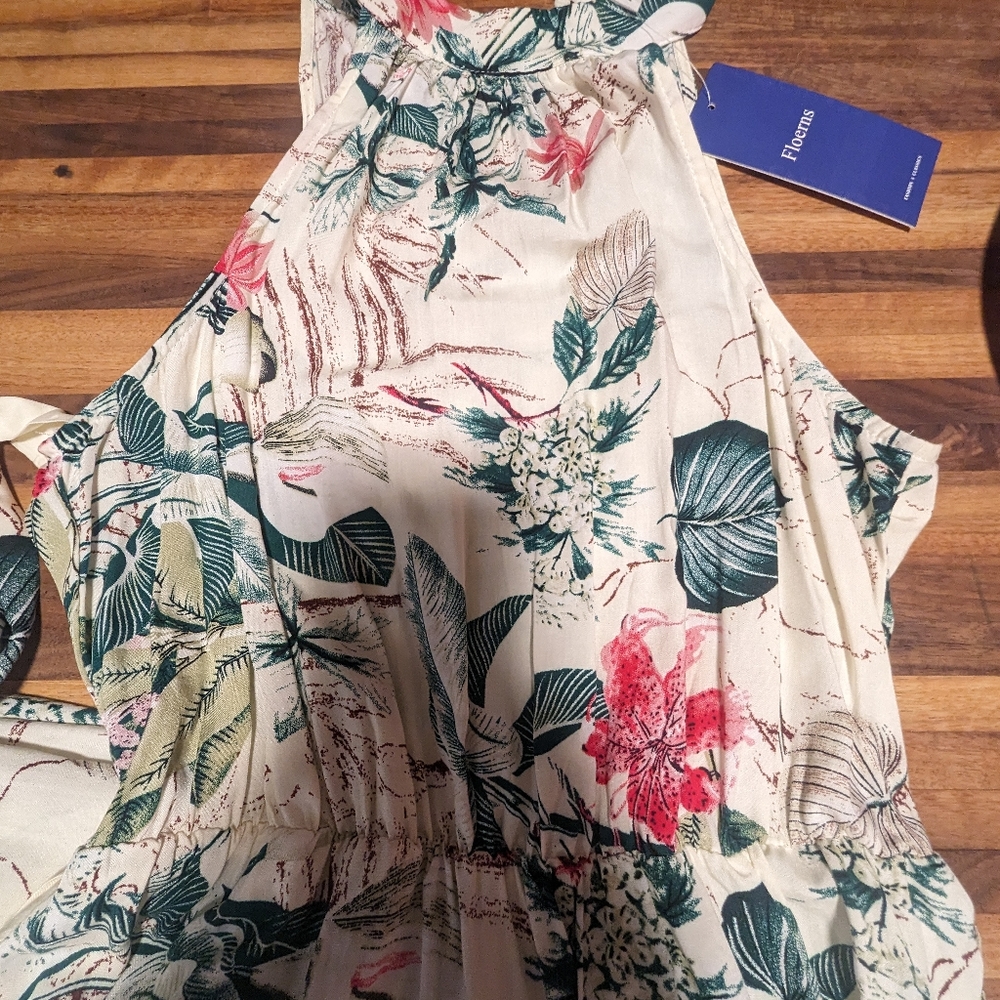 NWT razorback high neck flowered dress.